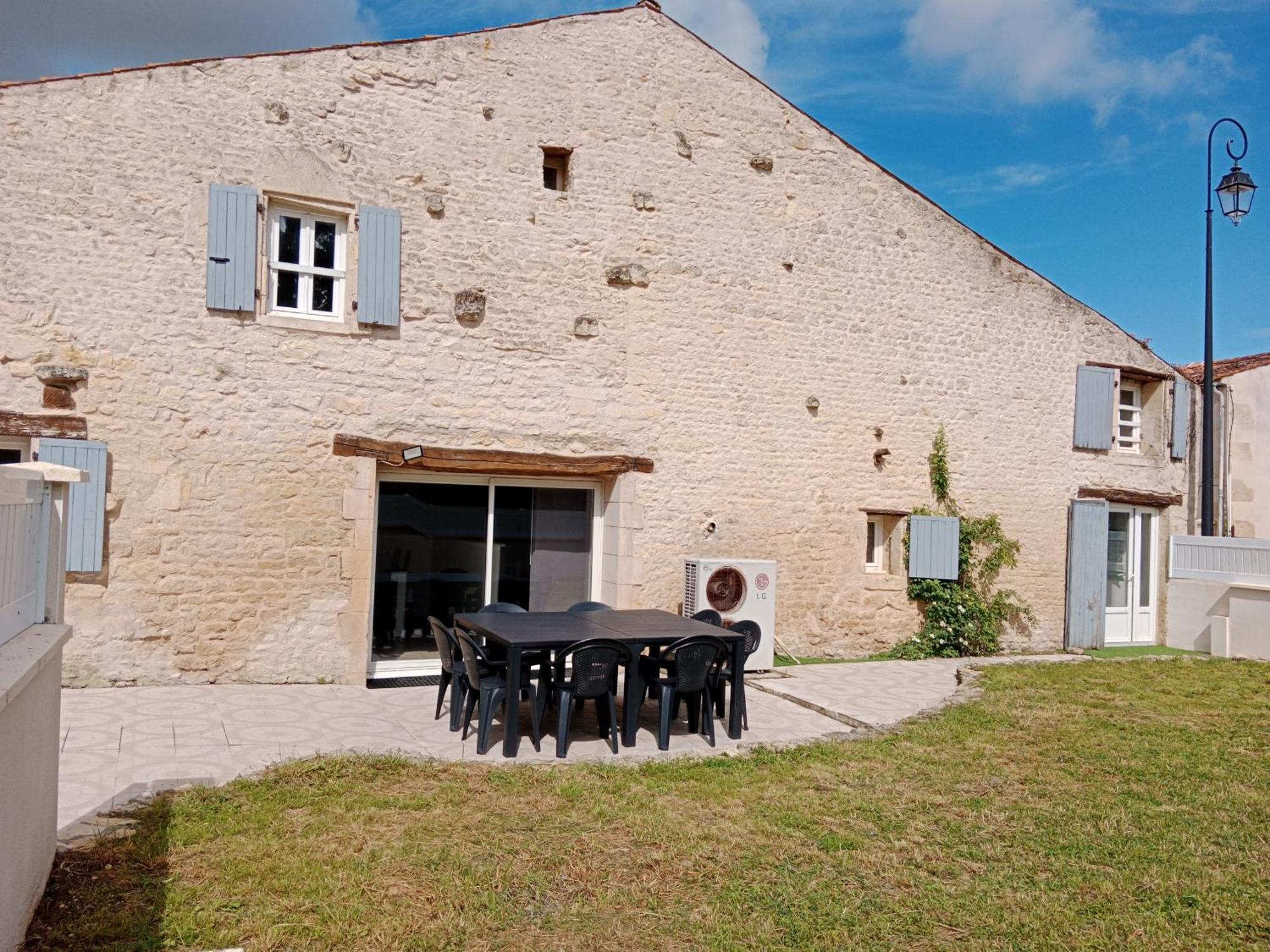 Villa La Grange Pyratelle Puyravault  Exterior foto